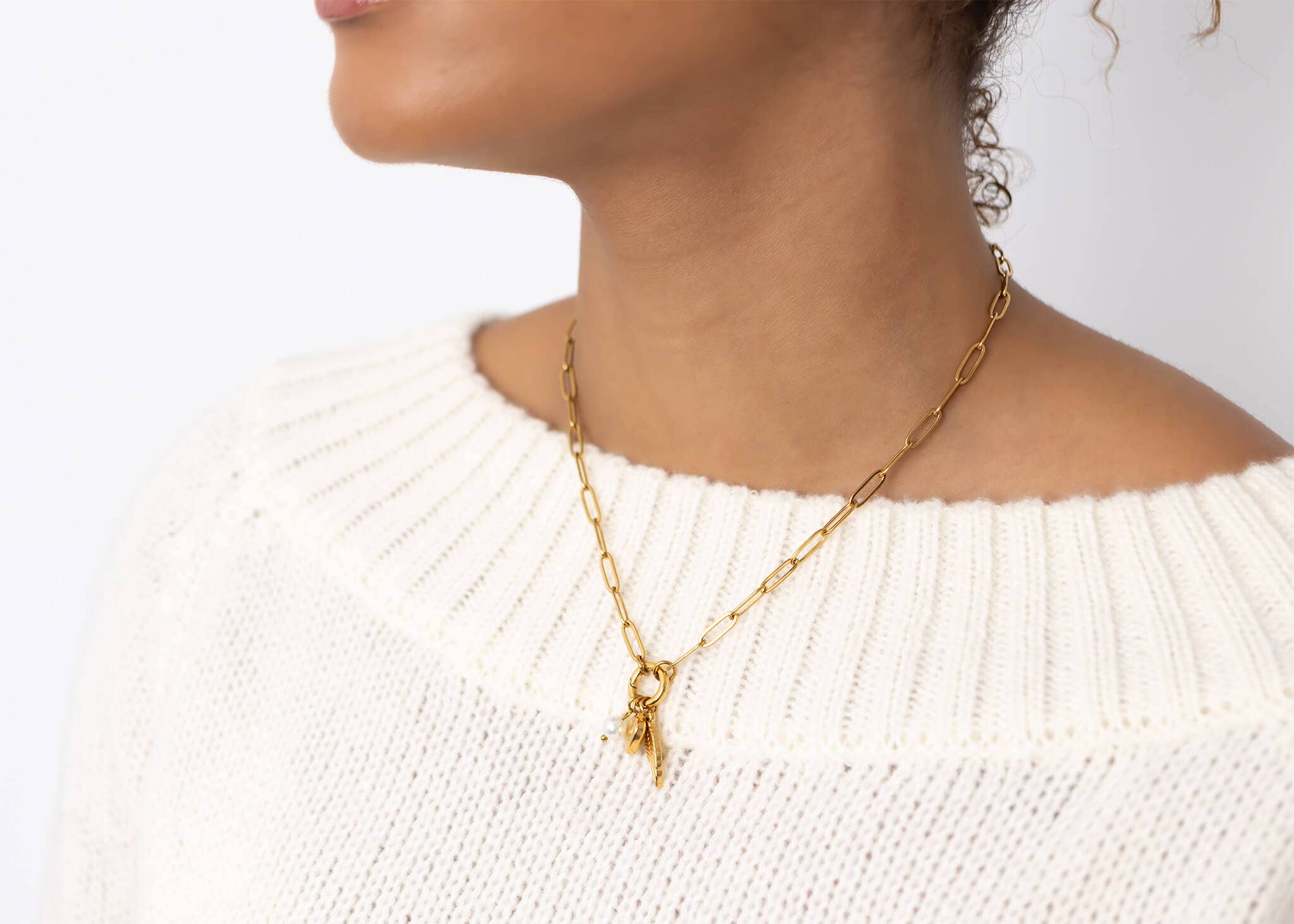 18K Gold Angel Wing Charm Holder Necklace Gift Set