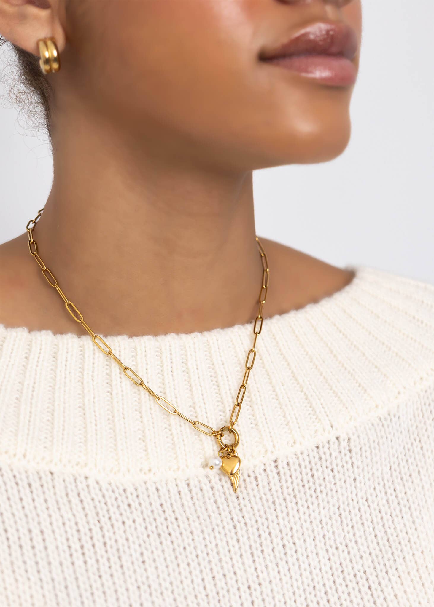 18K Gold Angel Wing Charm Holder Necklace Gift Set