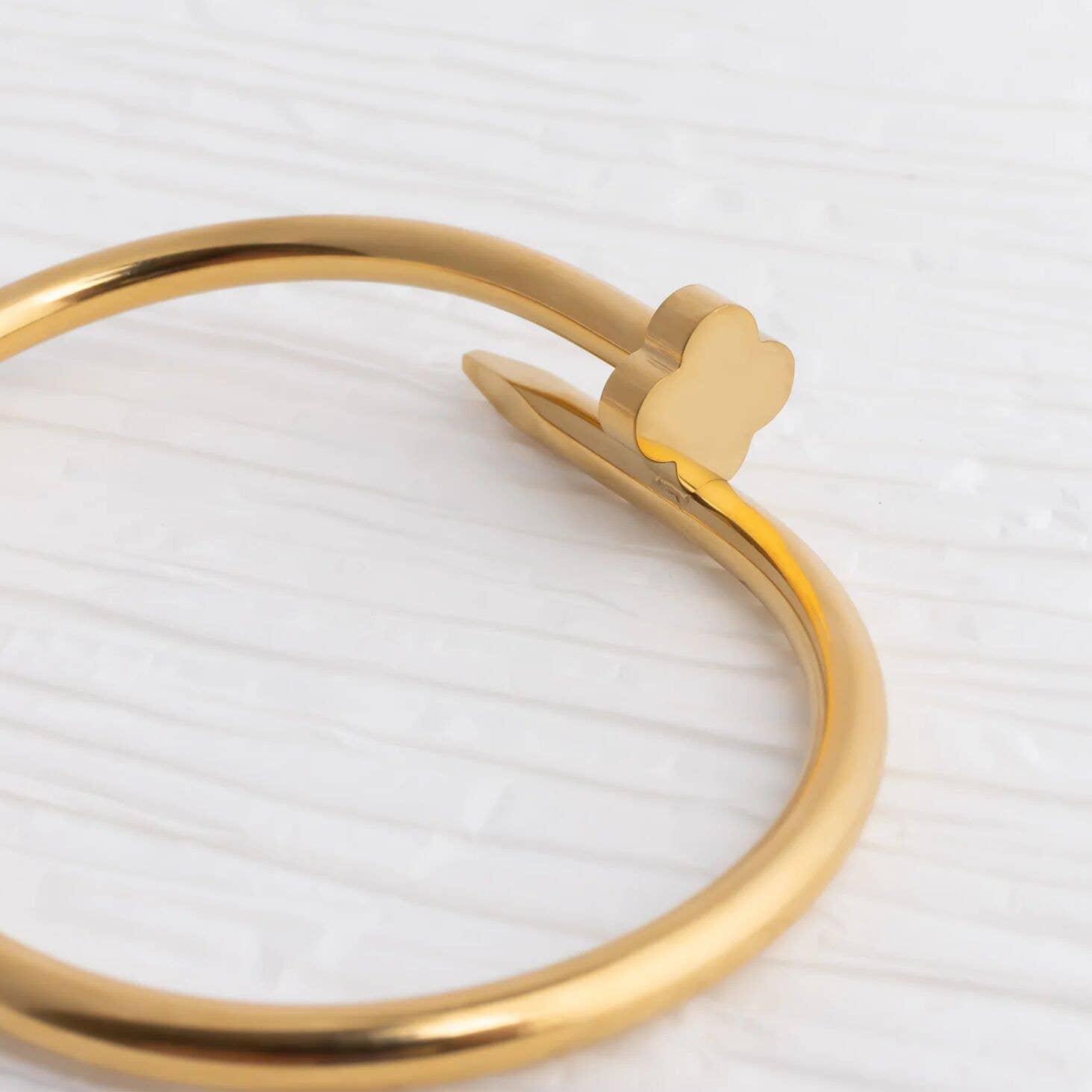18K Gold PVD Stainless Steel Floral Nail Bangle