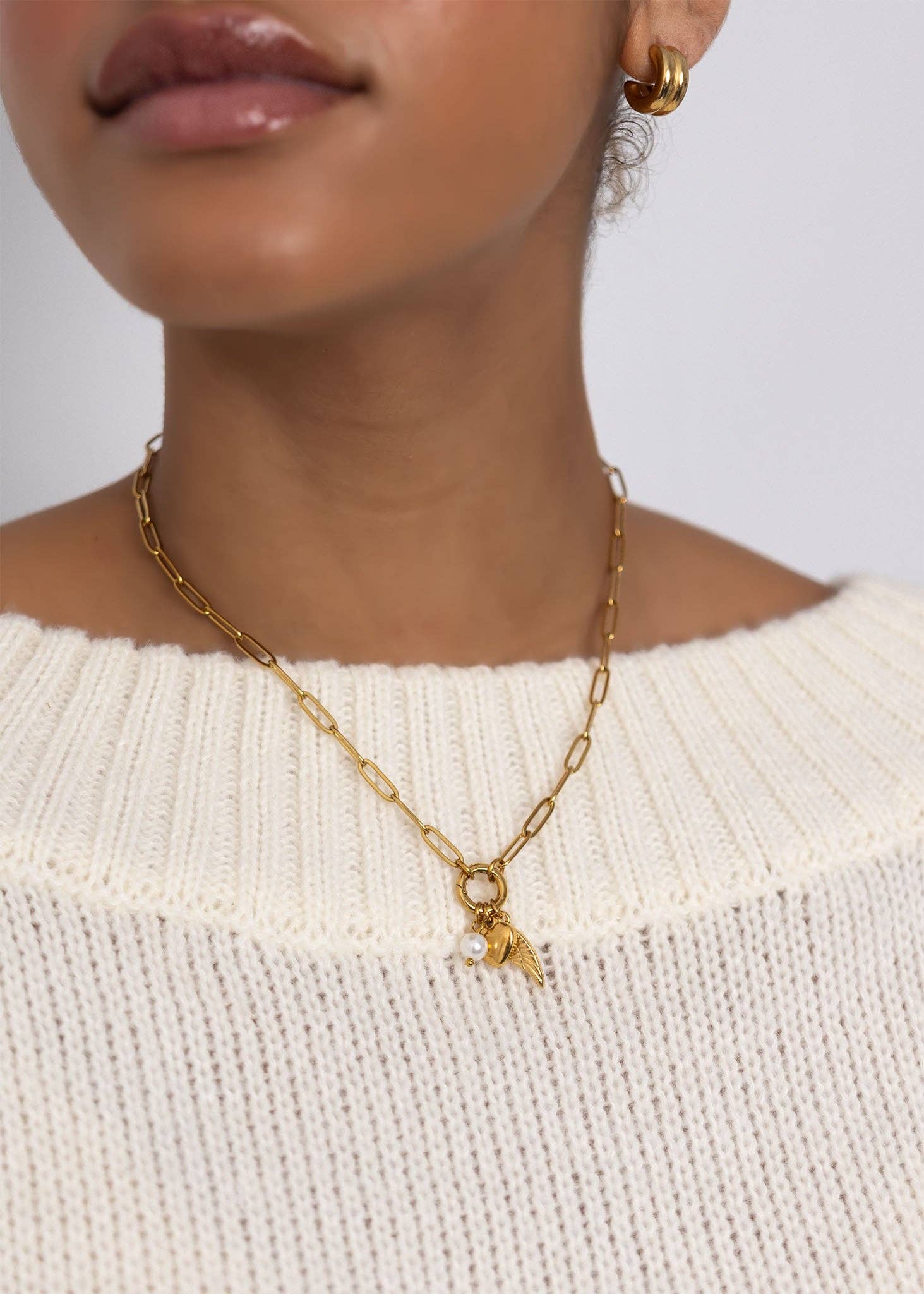 18K Gold Angel Wing Charm Holder Necklace Gift Set